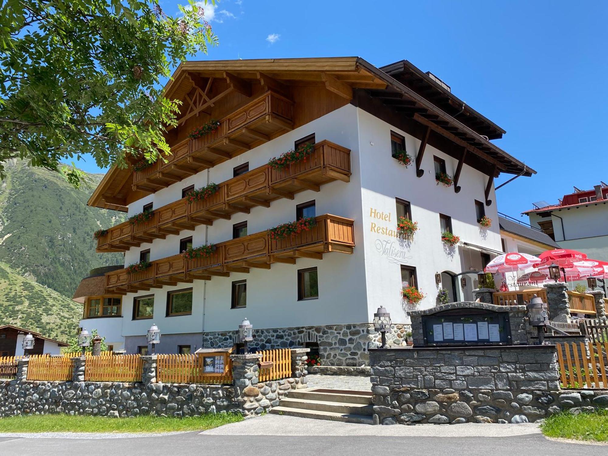 Hotel Valisera Galtuer Exterior photo