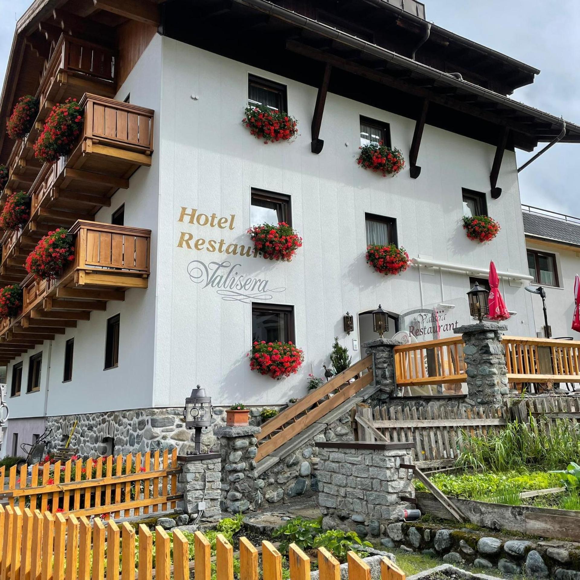 Hotel Valisera Galtuer Exterior photo