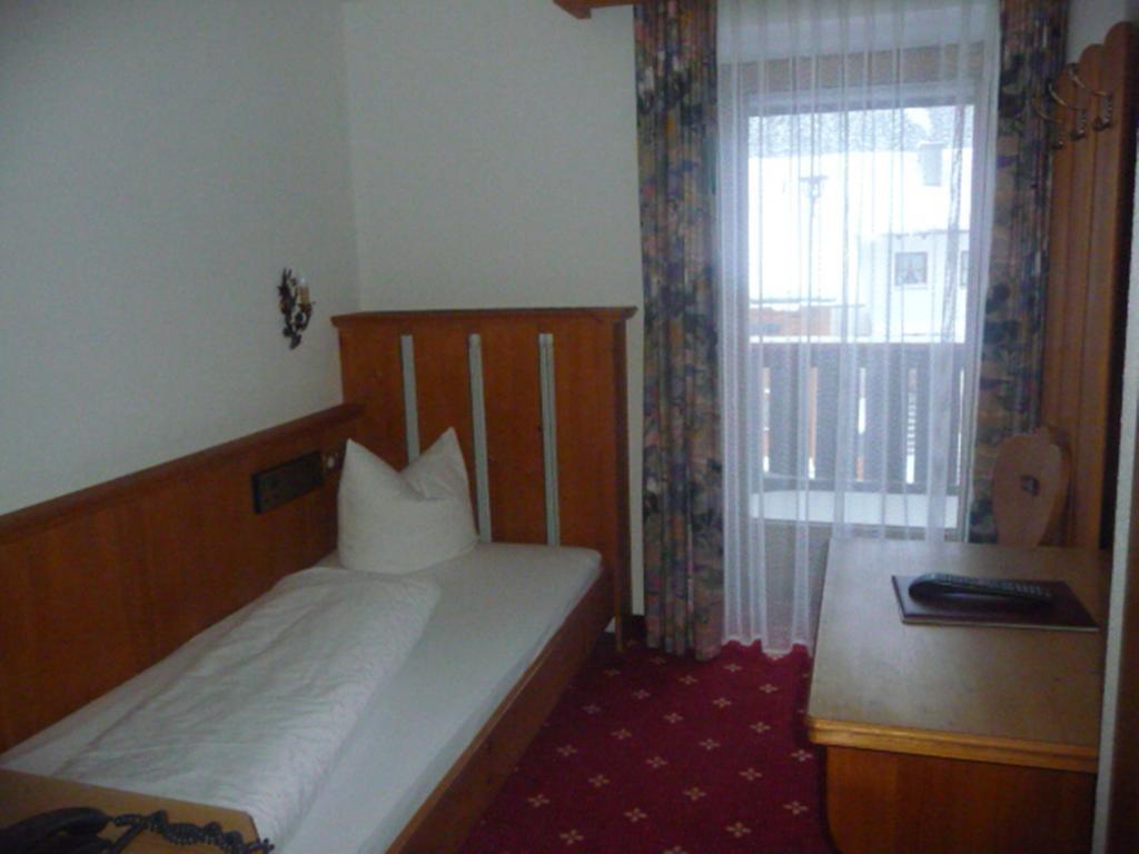 Hotel Valisera Galtuer Room photo